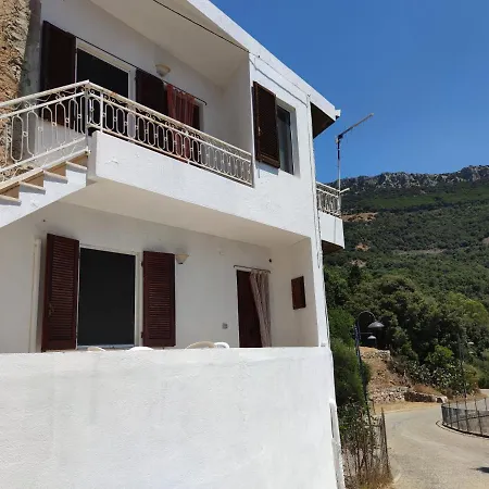 Nyaraló Sa Dommu 'e Su Coro Triei