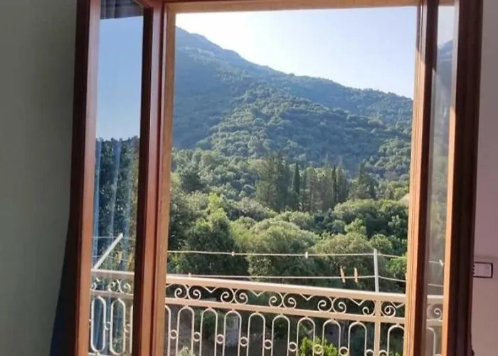 Nyaraló Sa Dommu 'e Su Coro *