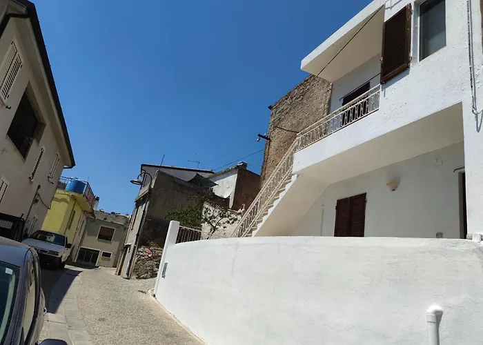 Sa Dommu 'e Su Coro Nyaraló *